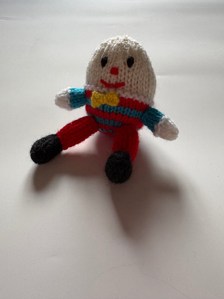 Small Knitted Humpty Dumpty