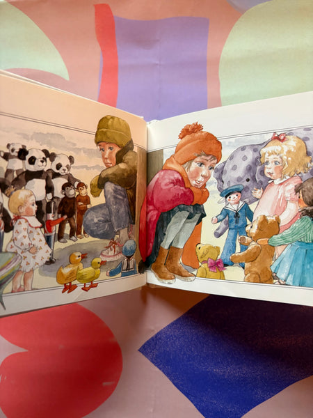 Hardback All the Way to Santa Claus by Enid Blyton